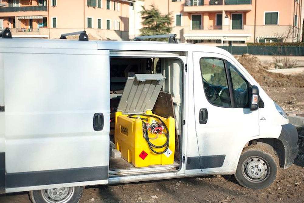 Carrytank 220 ДТ, электронасос 12В - 40 л/мин, 4 м шланг, пистолет-автомат