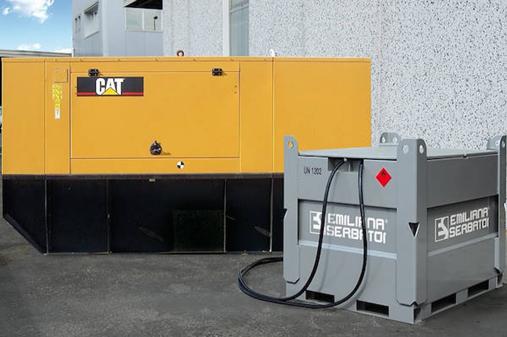 Emilcube 950 л, электронасос 12В, 5 м шланг, счетчик