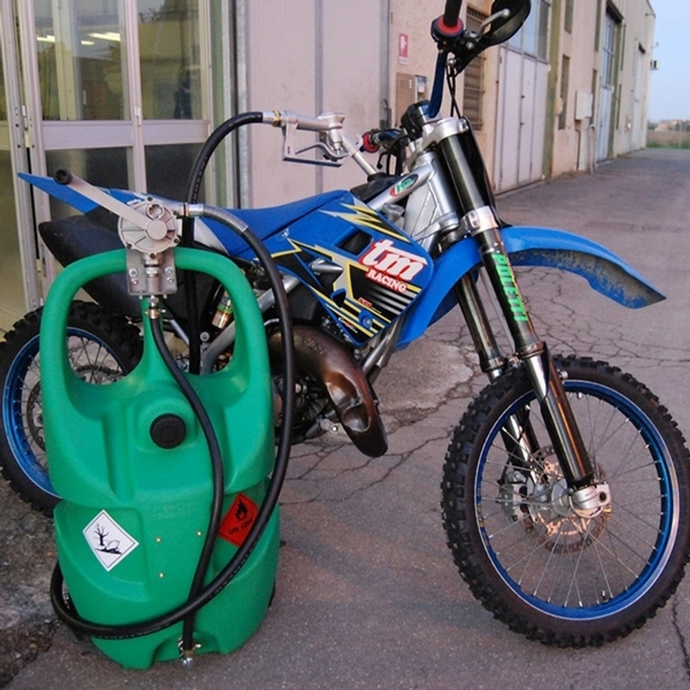 Emilcaddy 110 бензин, ручной роторный насос, 3 м шланг, мех. пистолет