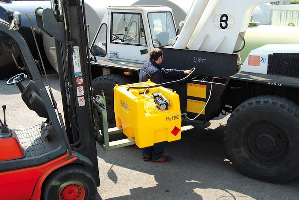 Carrytank 220 ДТ, электронасос 12В - 40 л/мин, 4 м шланг, пистолет-автомат