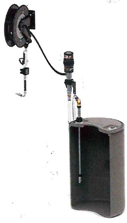 Настенный комплект для масла (насос 3.5:1, пистолет с эл. счетчиком, катушка, рукав 5 м)
