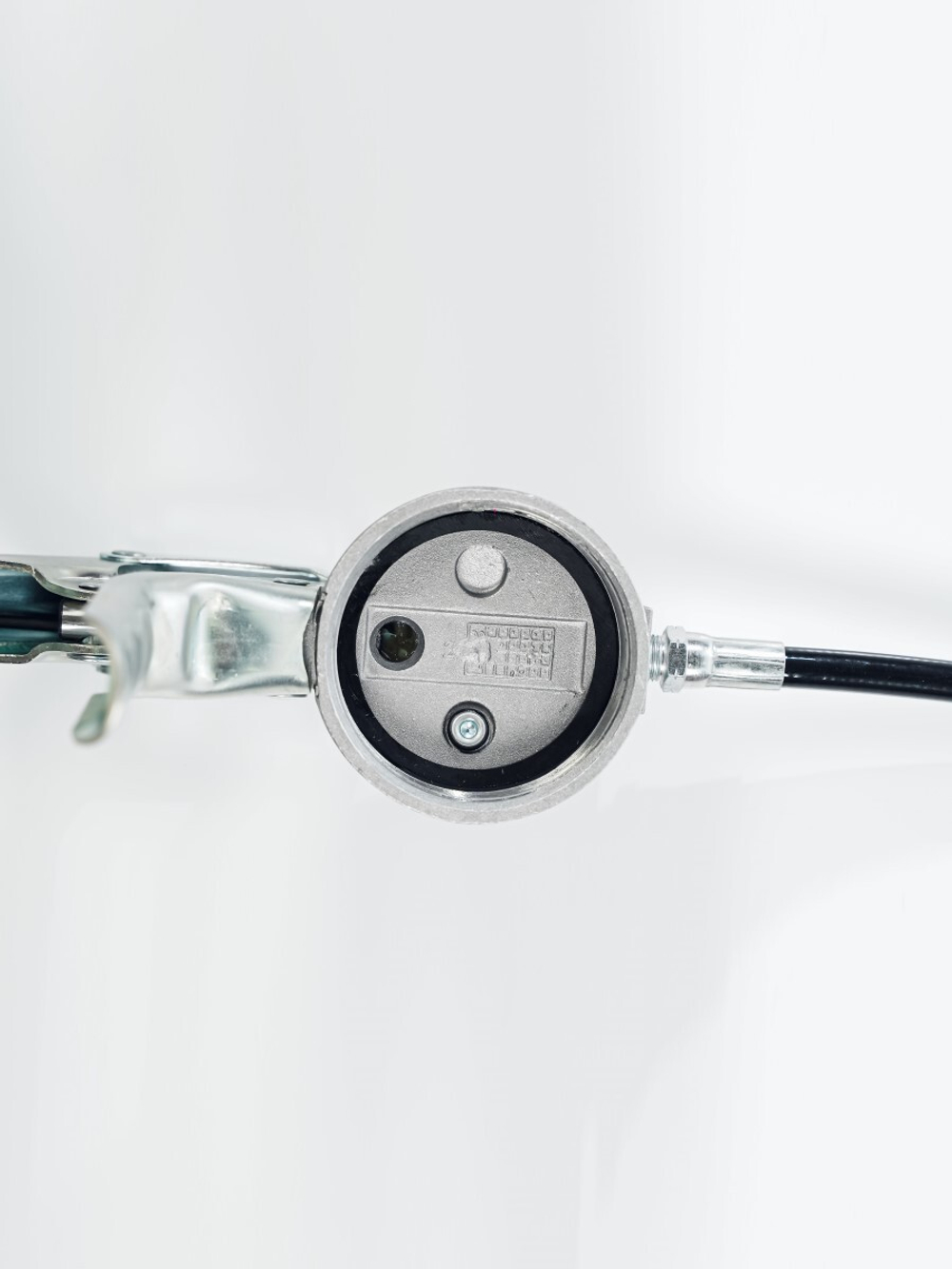 Шприц пистолетного типа 500 см3, 1/8" BSPT, 345 бар, гибкий шланг с 4-х лепестковым наконечником